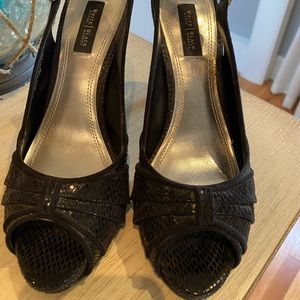 White House Black Market 4inch black heel size 7